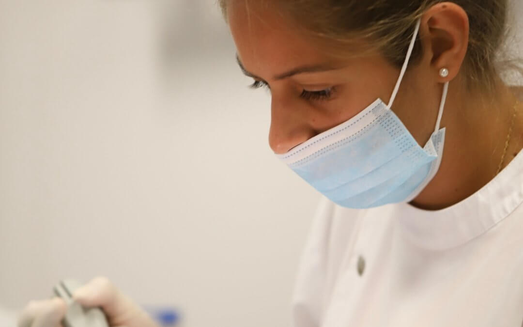 Quando é que nascem os dentes do siso?