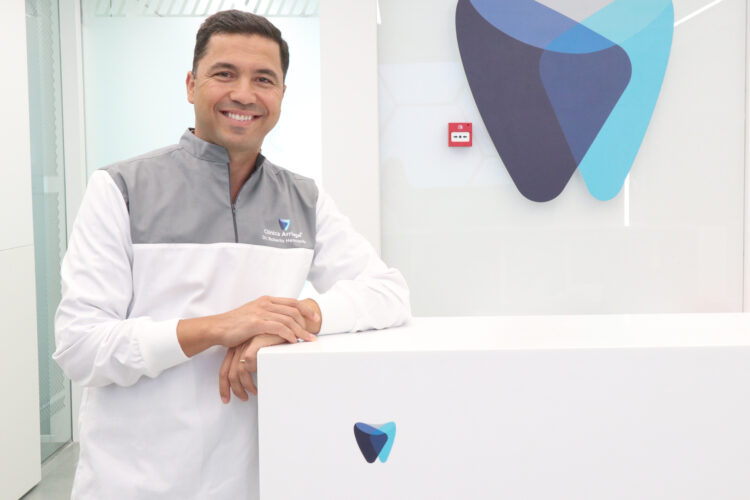 Sendo reconhecidamente a maior Clínica de Medicina Dentária da região, a nova imagem da Clínica Arriaga® é fruto do reposicionamento da marca no mercado regional.