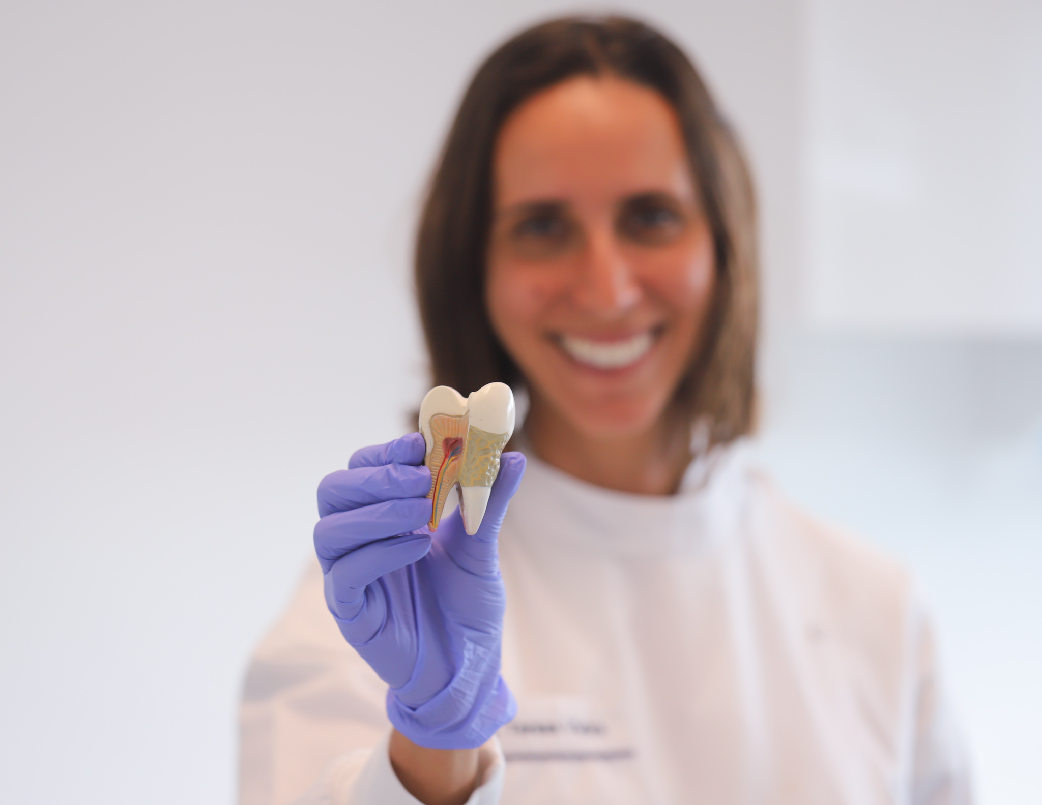 DENTES A ABANAR? SAIBA QUAL A CAUSA NESTE ARTIGO