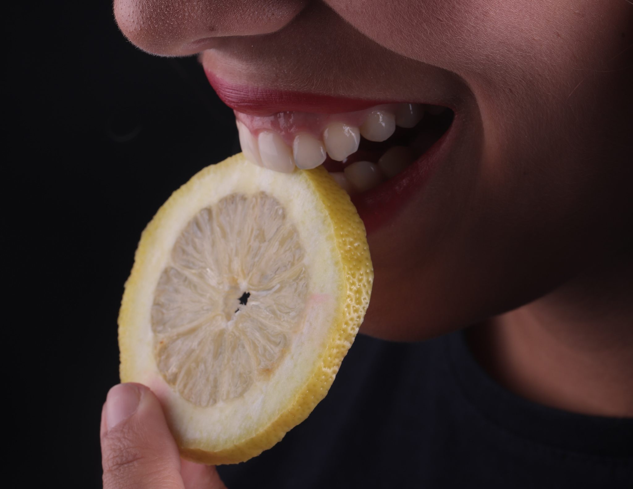 DENTES SENSÍVEIS AO QUENTE E AO FRIO?