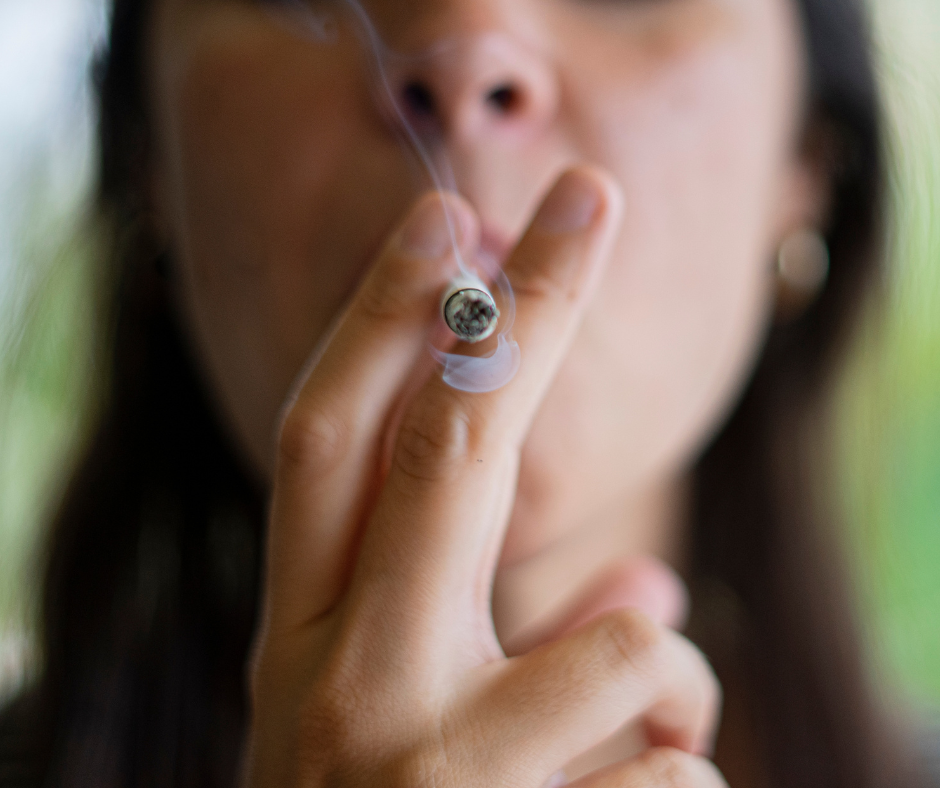 OS EFEITOS DO CONSUMO DO TABACO NA SAÚDE ORAL PROVOCA DESDE PROBLEMAS CARDÍACOS E PULMONARES OU ATÉ MESMO O EFEITO NA PELE E NO CABELO