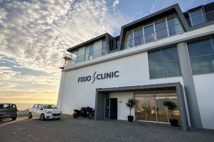 Em virtude de ter alcançado o marco dos 20 anos em 2024, a Clínica Arriaga associa-se à maior Clínica de Fisioterapia da Madeira – a FISIOCLINIC.