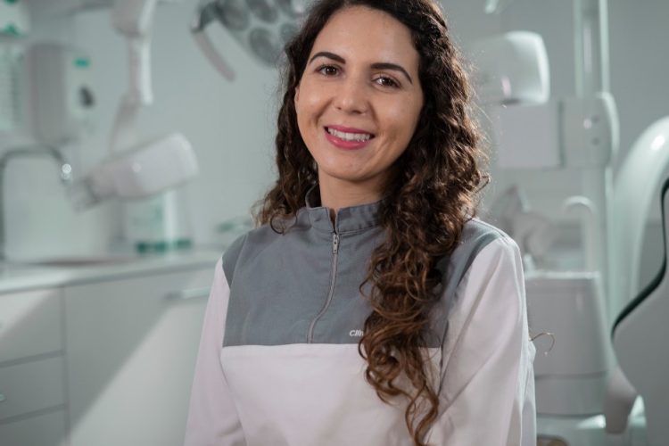 Gummy smile-what-are-the-solutions? Is used to describe excessive gum exposure during smiling. This issue can cause aesthetic discomfort.