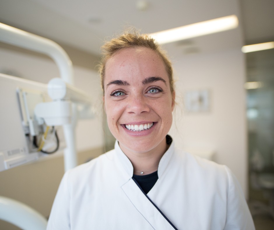 Grinding is a condition that can affect the front teeth, causing an impact in your smile and affect chewing and speech functions.